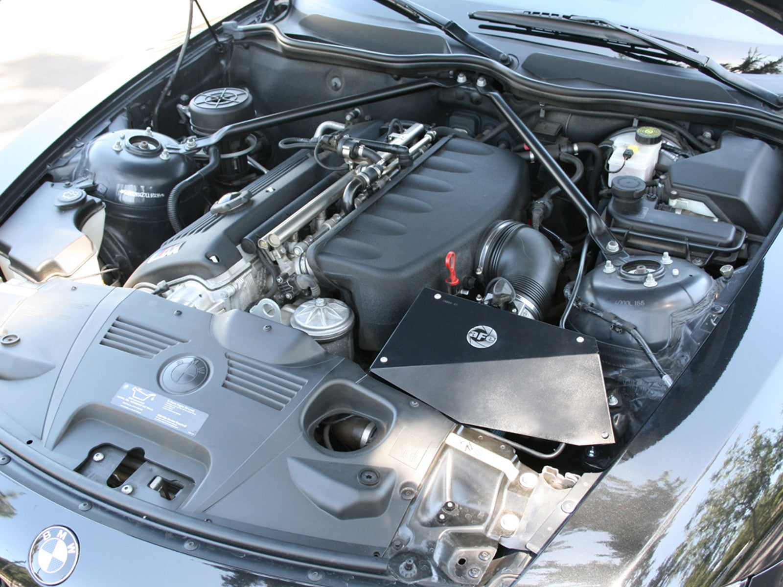 Magnum FORCE Stage-1 Cold Air Intake System w/ Pro DRY S Media BMW Z4 M (E85/86) 06-08 L6-3.2L S54