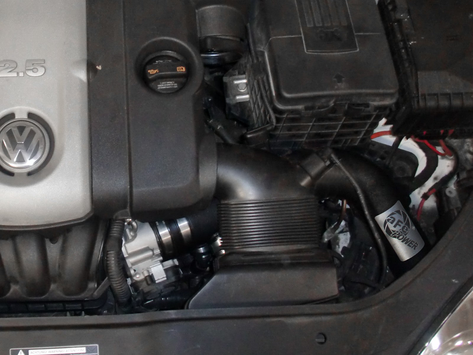 Magnum FORCE Stage-2 Cold Air Intake System w/ Pro DRY S Media Volkswagen Jetta/Golf/Rabbit (MKV) 06-08 L5-2.5L