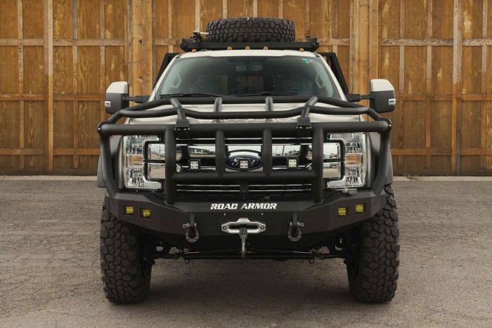 Road Armor 17-20 Ford F-250 Stealth Wide Fender Front Winch Bumper w/Intimidator Guard - Tex Blk - 0