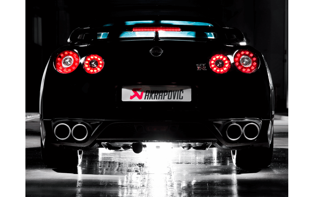 Akrapovic 08-17 Nissan GT-R Slip-On Line (Titanium) (Req. Tips)