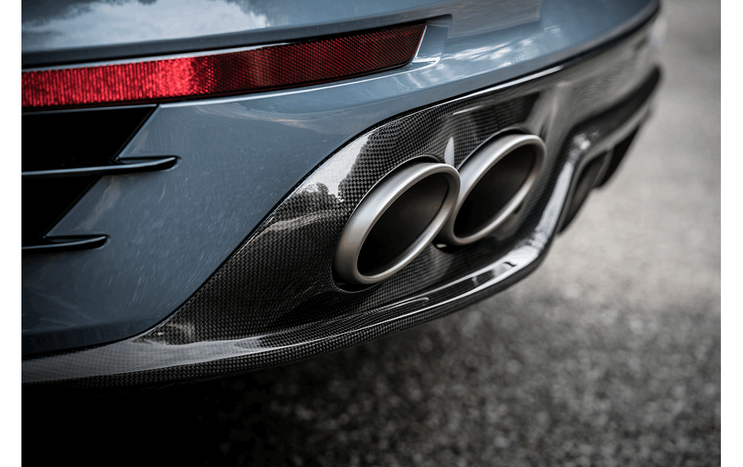 Akrapovic 16-17 Porsche 911 Turbo/Turbo S (991.2) Rear Carbon Fiber Diffuser - High Gloss