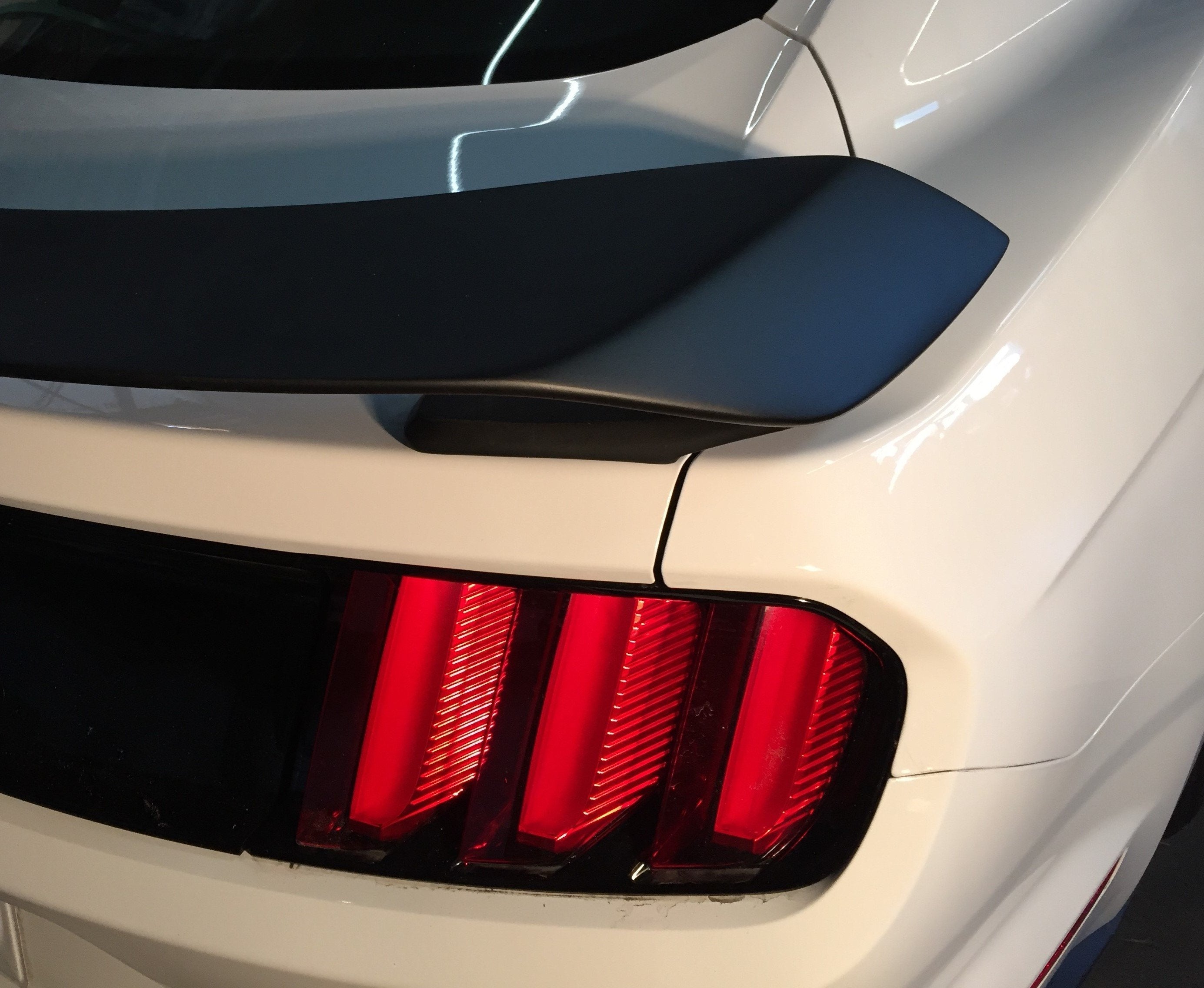 Anderson Composites 15-16 Ford Mustang GT 350 R Style Fiberglass Rear Spoiler