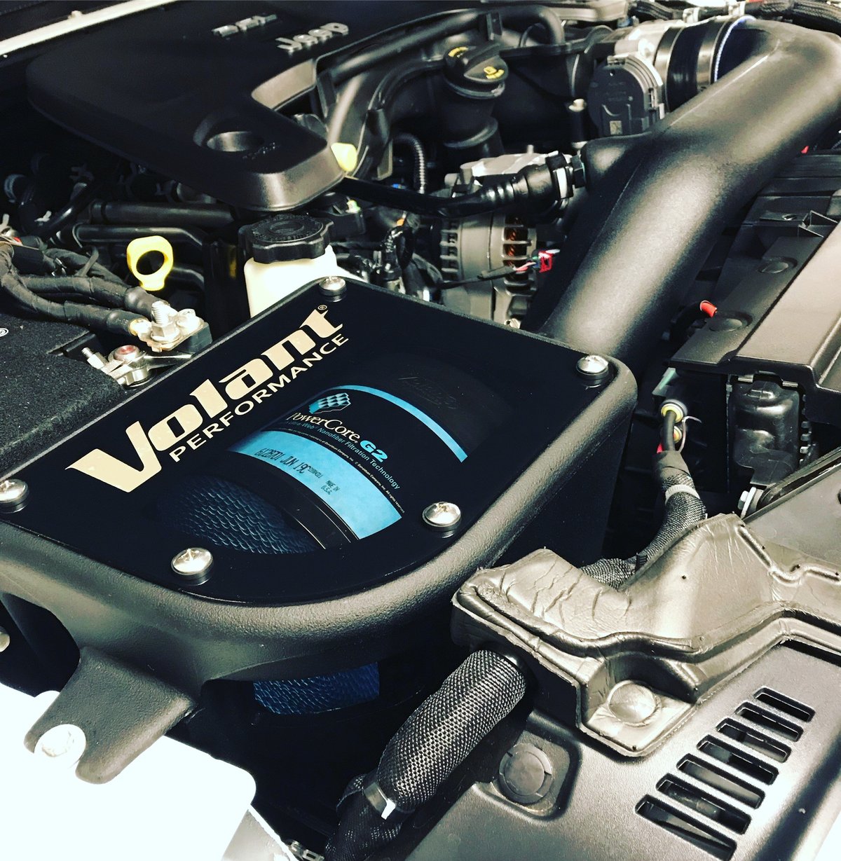 VOLANT PERFORMANCE POWERCORE CLOSED BOX AIR INTAKE SYSTEM: 2018+ JEEP WRANGLER JL V6 - 0