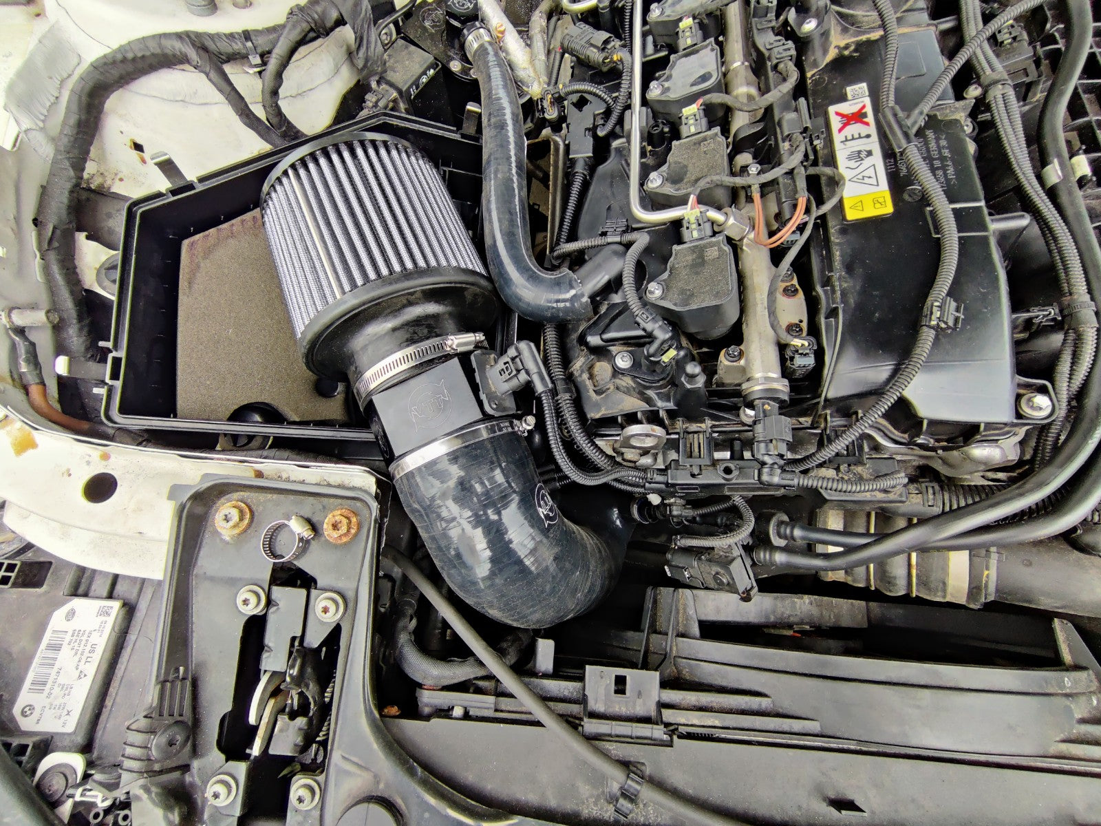 VTT F-Series BMW B58 MODULAR Carbon Fiber Intake System