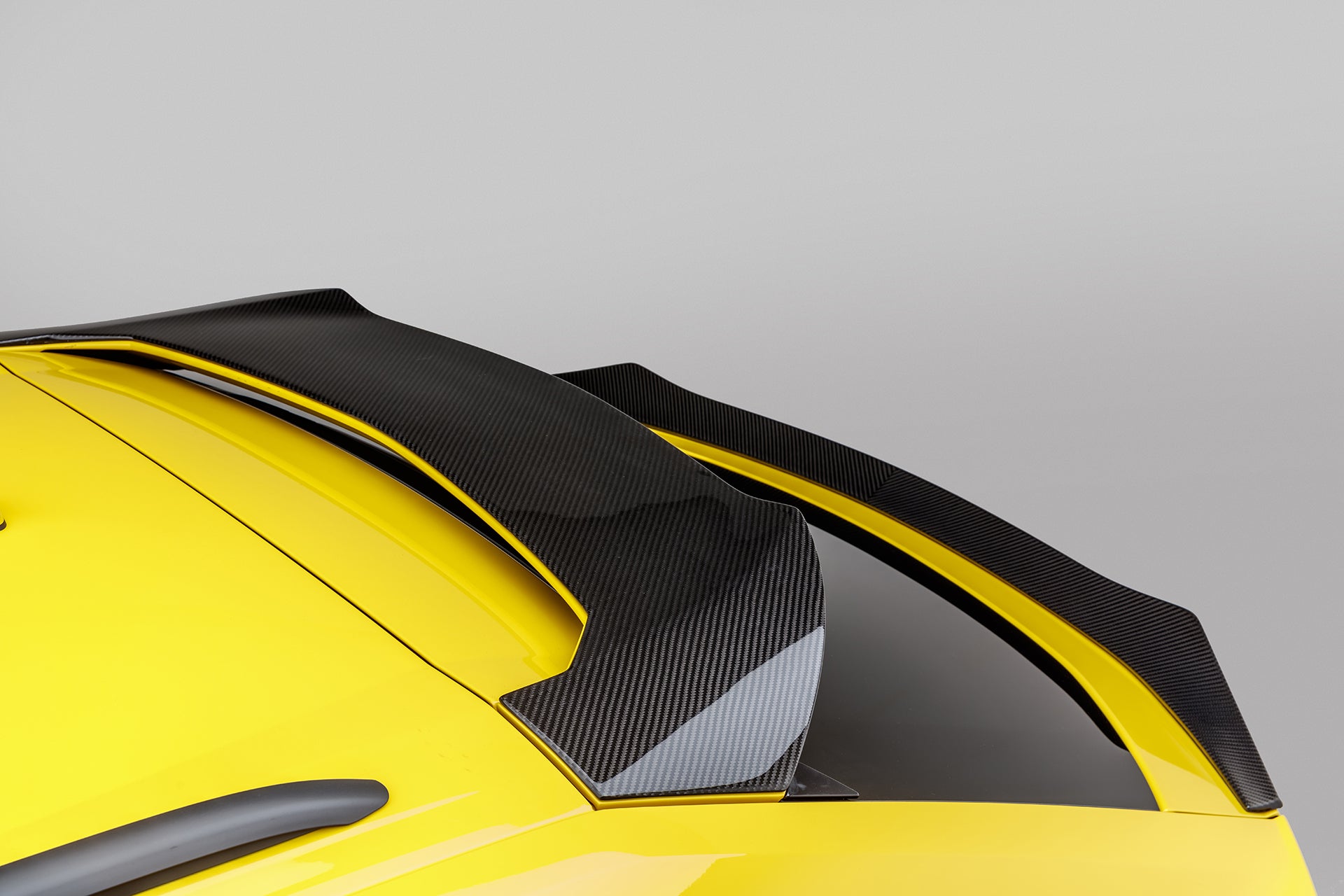 AERO UX-07 Edizione Aero Roof Spoiler Carbon Fiber PP 2x2 Glossy