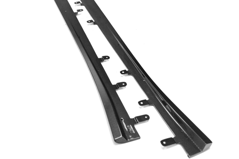 TRE G87 M2 Carbon Flat Side Skirt Set