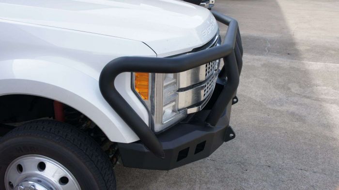 Road Armor 17-20 Ford F-250 Stealth Wide Fender Front Winch Bumper w/Titan II Guard - Tex Blk