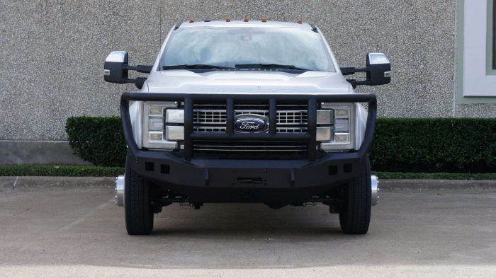 Road Armor 17-20 Ford F-250 Stealth Wide Fender Front Winch Bumper w/Titan II Guard - Tex Blk - 0