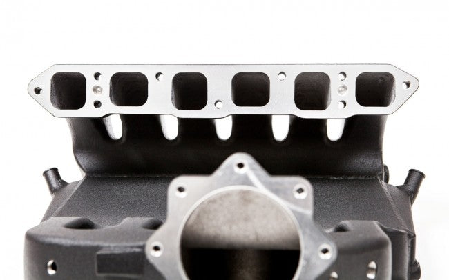 LIQUID COOLED INTEGRATED SHORT RUNNER INTAKE MANIFOLD