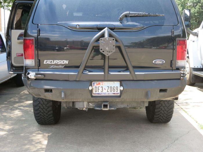 Road Armor 99-07 Ford Excursion Stealth Rear Winch Bumper w/Tire Carrier - Tex Blk - 0