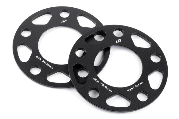 DINAN WHEEL SPACER KIT. 72.6MM. 6MM THICK